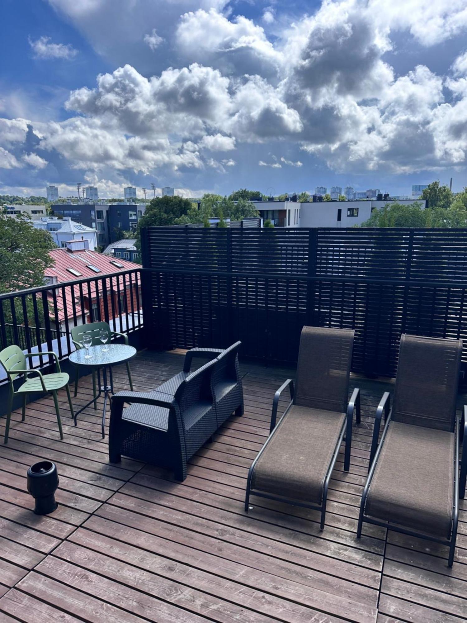Thomas' Home - Trendy, Central & Balcony Tallinn Eksteriør billede